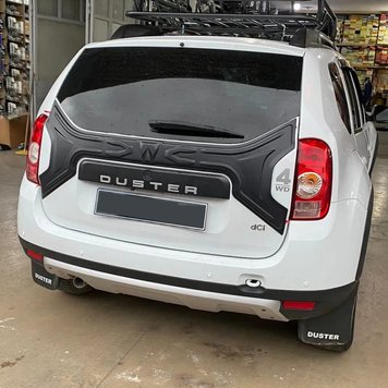 Пластикова накладка на кришку багажника для Dacia Duster 2008-2018 рр dcadstr10mtc фото