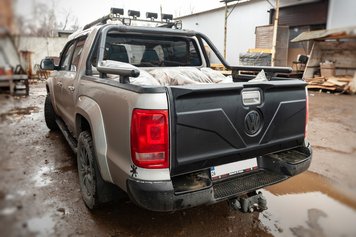 Накладка на кришку багажника (ABS) для Volkswagen Amarok 2010-2022 рр 64790110-010512 фото