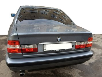 Хром планка над номером (нерж.) для BMW 5 серія E-34 1988-1995 рр lib0675 фото